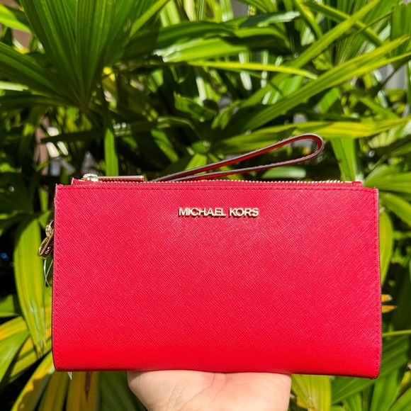 Michael Kors Jet Set Travel Large Double Zip Wallet Bright Red - Picture 1 of 11